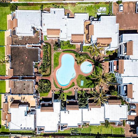 Le Paradis, Self-Catering Beachfront Apartments 발리토 외부 사진